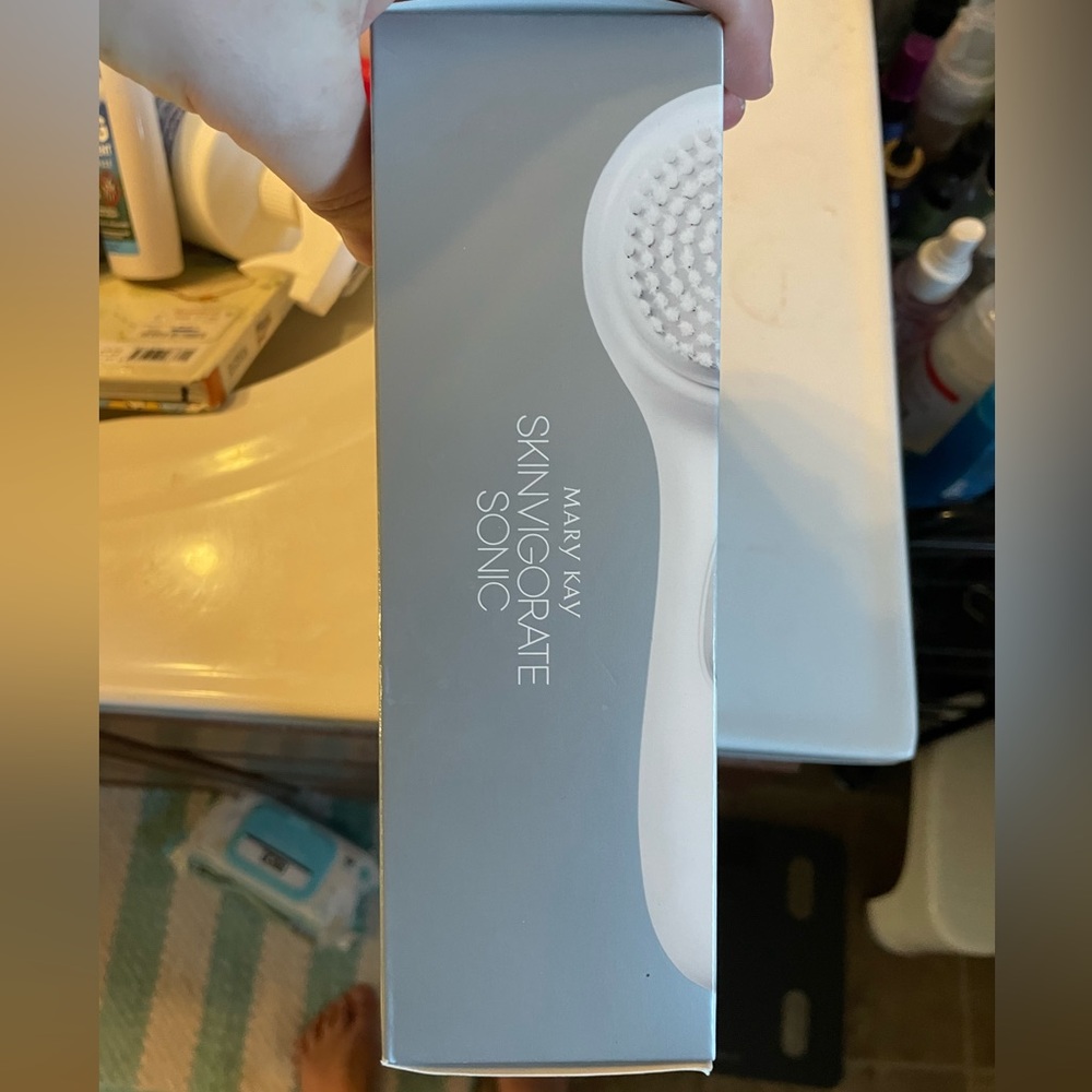 Mary Kay electric scrub brush Nwt, new Skinvigorate sonic brush W/Free Sample - Picture 3 of 7